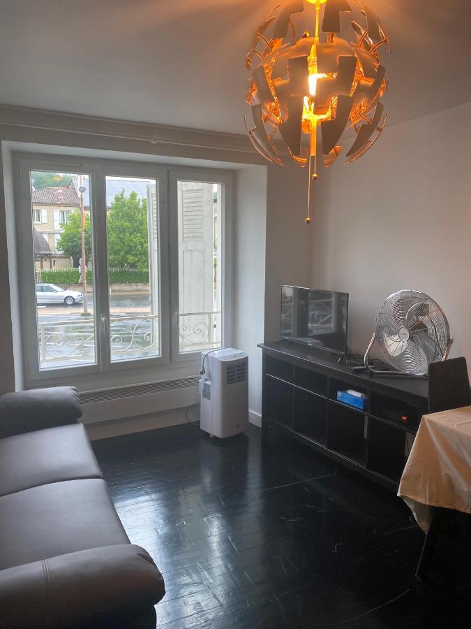 Ravissant Duplex Meuble Tout Confort Hyper Centre St Cere 4 Pers Lit Bb Wifi Gratuit Saint-Céré Zewnętrze zdjęcie